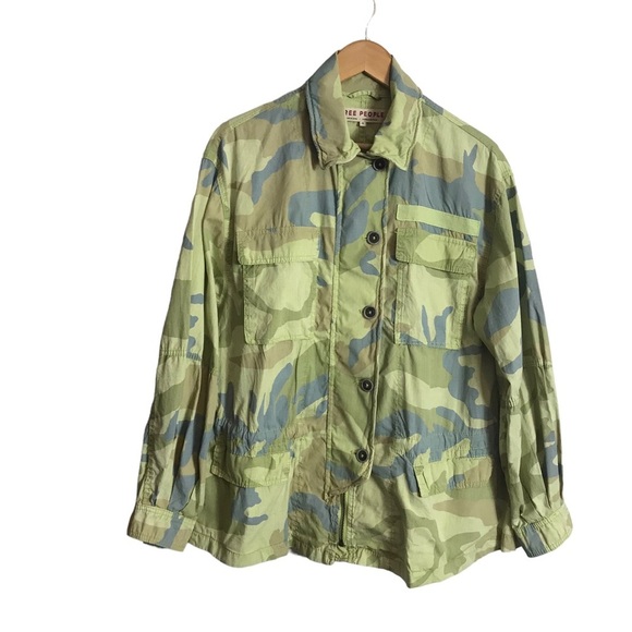 Free People XS Lead The Way Green Camo Utility Barn Coat Oversized Pockets - Picture 2 of 11